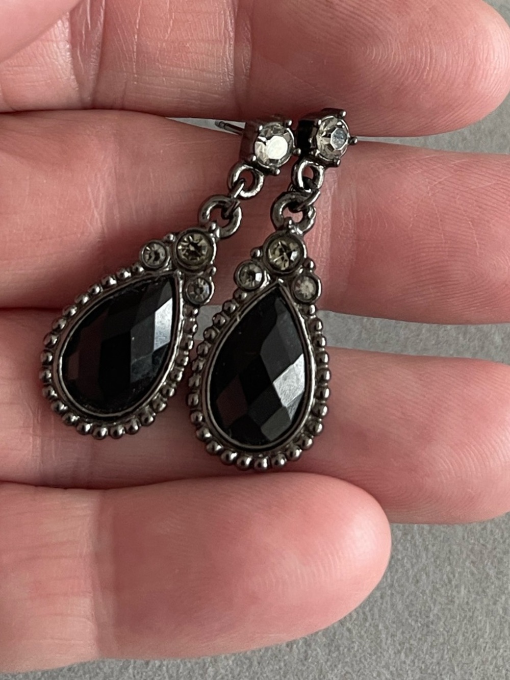 Black Teardrop Dangle Earrings - Elegant Women's Jewelry